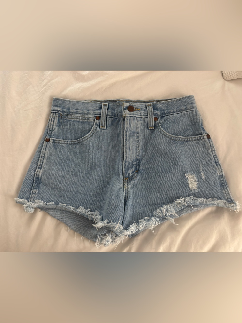 Woman’s wrangler shorts - Picture 2 of 4